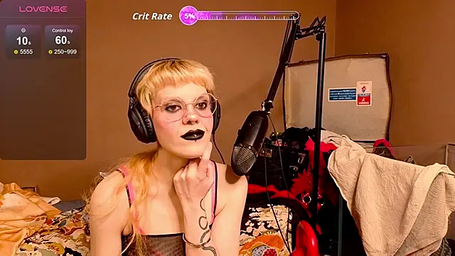 Snapshot of tacodeluxxxe chatting on 12/02/25, 05:47 tacodeluxxxe online show from 12/02/25, 05:47