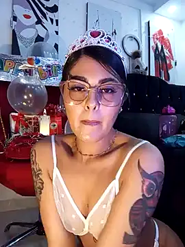 Snapshot of ValeNiitaLuv chatting on 10/07/25, 10:33 ValeNiitaLuv online show from 10/07/25, 10:33