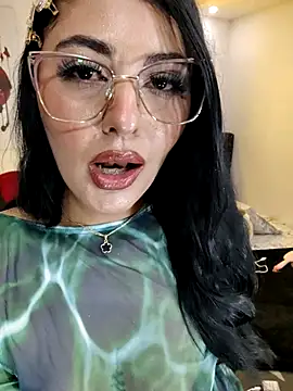 Snapshot of ValeNiitaLuv chatting on 01/15/26, 06:06 ValeNiitaLuv online show from 01/15/26, 06:06