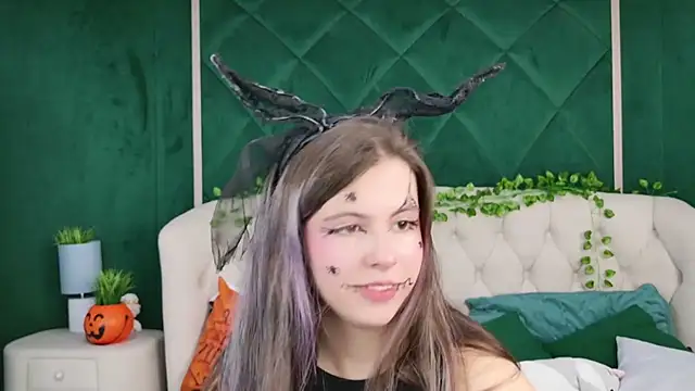 Akira Halls online show from 10/31/25, 09:43