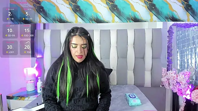 IsaDiiaz online show from 04/17/26, 07:11