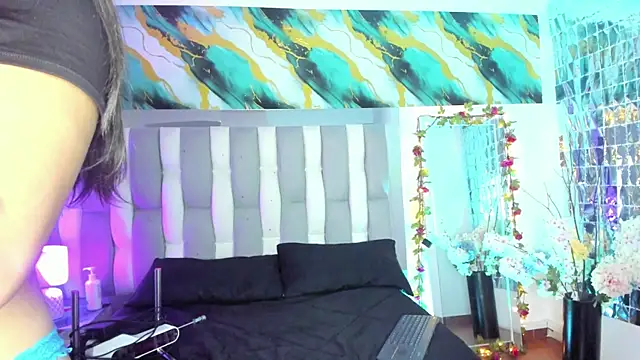 IsaDiiaz online show from 12/21/25, 05:09