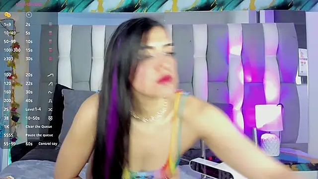 IsaDiiaz online show from 11/29/25, 04:45