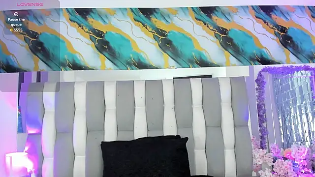 IsaDiiaz online show from 04/10/26, 06:53