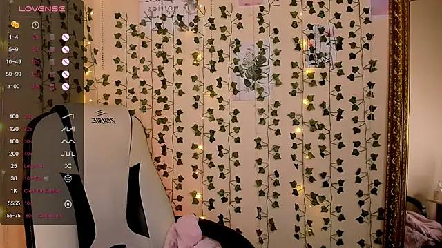 LinaBlossom  online show from 02/05/26, 08:21