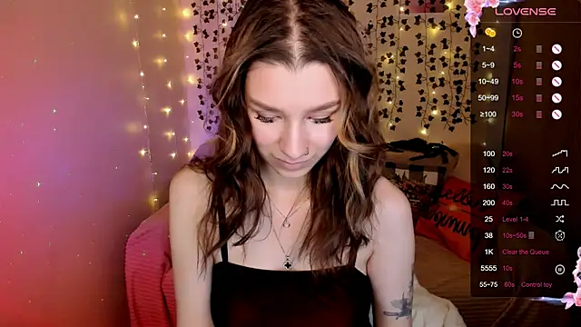 LinaBlossom  online show from 10/31/25, 08:33