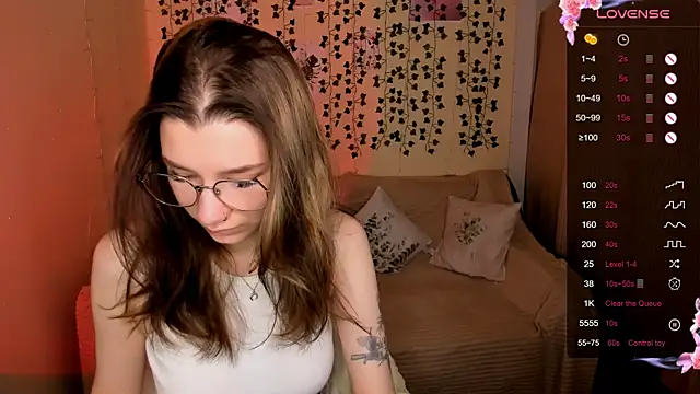 LinaBlossom  online show from 11/16/25, 02:16