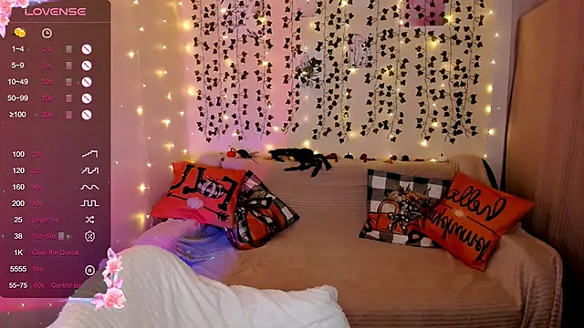 LinaBlossom  online show from 10/28/25, 09:30