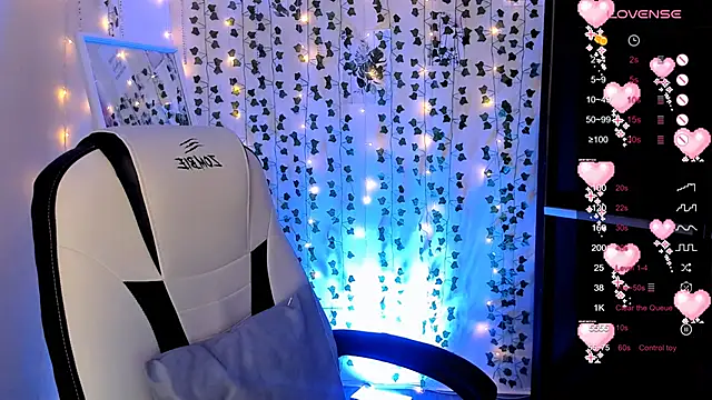 LinaBlossom  online show from 04/09/26, 04:58