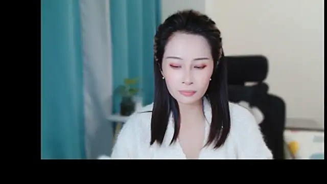 Snapshot of cfxc0317 chatting on 11/12/25, 12:09 cfxc0317 online show from 11/12/25, 12:09