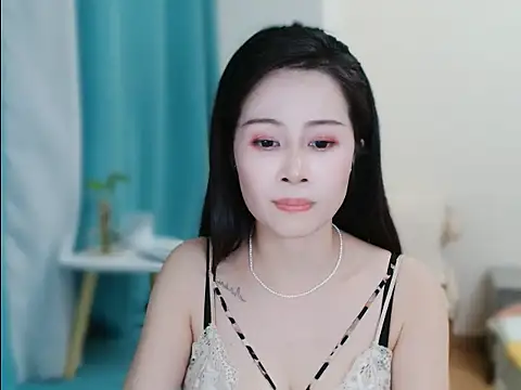 Snapshot of cfxc0317 chatting on 10/20/25, 12:06 cfxc0317 online show from 10/20/25, 12:06