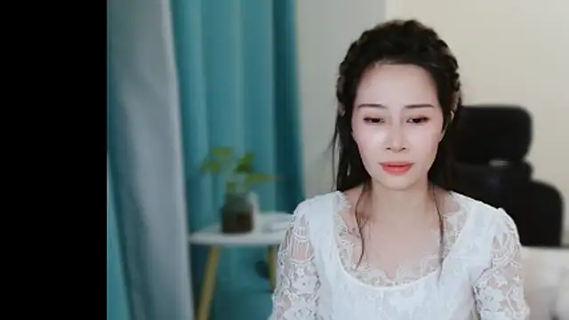 Snapshot of cfxc0317 chatting on 11/23/25, 12:15 cfxc0317 online show from 11/23/25, 12:15