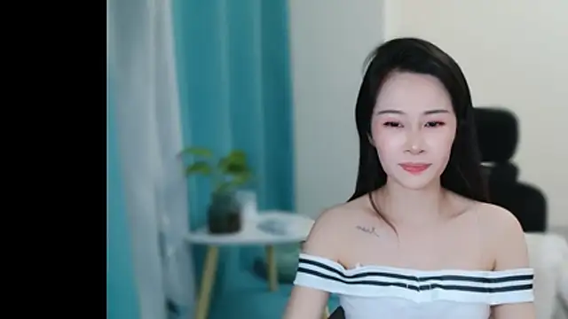 Snapshot of cfxc0317 chatting on 11/27/25, 12:27 cfxc0317 online show from 11/27/25, 12:27