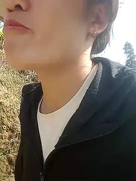 Snapshot of Norah-h chatting on 10/30/25, 02:21 Norah-h online show from 10/30/25, 02:21