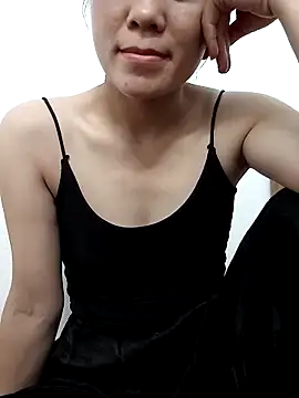 Snapshot of Norah-h chatting on 10/28/25, 05:08 Norah-h online show from 10/28/25, 05:08