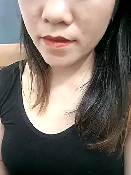 Snapshot of Norah-h chatting on 10/23/25, 02:38 Norah-h online show from 10/23/25, 02:38