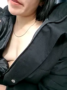 Norah-h online show from 11/20/25, 01:45