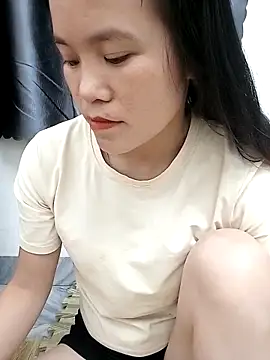 Snapshot of Norah-h chatting on 11/08/25, 01:47 Norah-h online show from 11/08/25, 01:47