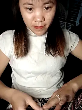 Snapshot of Norah-h chatting on 11/01/25, 02:18 Norah-h online show from 11/01/25, 02:18