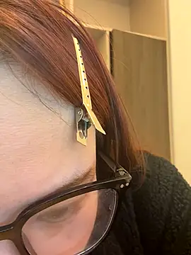 YY-27 online show from 12/18/25, 05:28