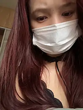 YY-27 online show from 11/18/25, 04:38