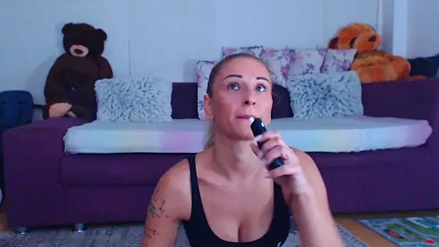 CassieSpell online show from 11/10/25, 09:20