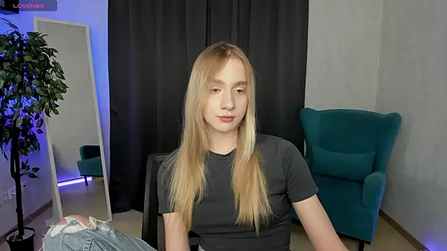 Snapshot of mellisadream chatting on 10/14/25, 05:30 mellisadream online show from 10/14/25, 05:30