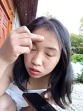 Snapshot of Suzuki_see chatting on 10/16/25, 11:35 Suzuki see online show from 10/16/25, 11:35