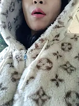 Mc chinese online show from 11/28/25, 12:22