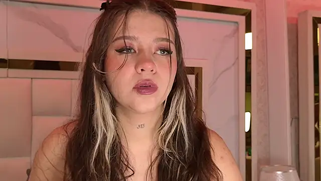 Snapshot of samanthaa_sm chatting on 10/02/25, 11:35 samanthaa sm online show from 10/02/25, 11:35