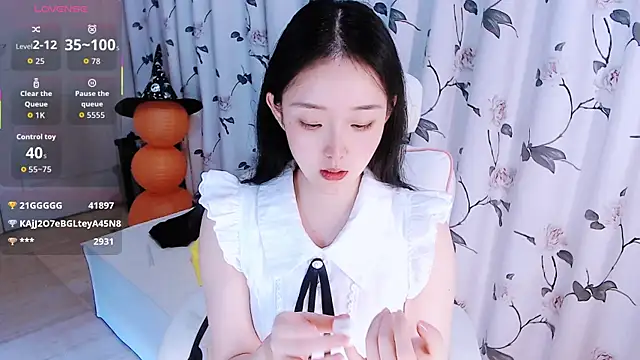 Niannian- online show from 11/09/25, 12:31