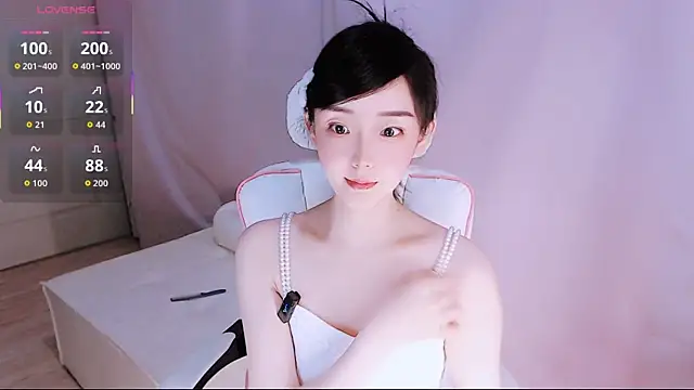 Snapshot of Niannian- chatting on 06/24/26, 07:55 Niannian- online show from 06/24/26, 07:55