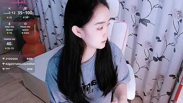 Niannian- online show from 10/22/25, 03:33