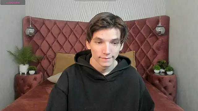 Snapshot of alfred_joness chatting on 10/17/25, 12:40 alfred joness online show from 10/17/25, 12:40