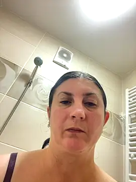 Snapshot of oksana1990 chatting on 10/16/25, 09:06 oksana1990 online show from 10/16/25, 09:06