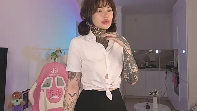 Snapshot of Eva_Sonic chatting on 04/15/26, 03:12 Eva Sonic online show from 04/15/26, 03:12