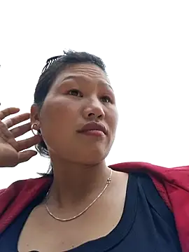 Snapshot of diamond-- chatting on 10/29/25, 07:18 diamond-- online show from 10/29/25, 07:18