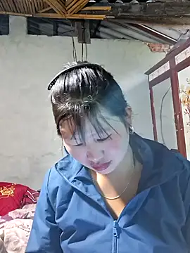 Snapshot of diamond-- chatting on 11/23/25, 01:26 diamond-- online show from 11/23/25, 01:26