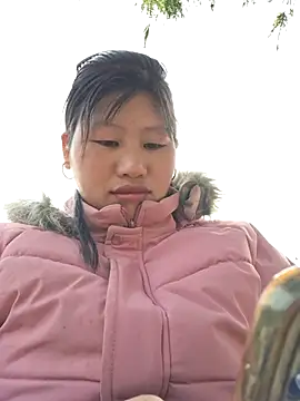 Snapshot of diamond-- chatting on 11/24/25, 02:00 diamond-- online show from 11/24/25, 02:00