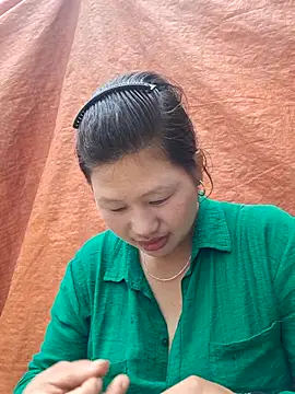 Snapshot of diamond-- chatting on 10/07/25, 12:55 diamond-- online show from 10/07/25, 12:55