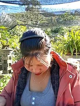 Snapshot of diamond-- chatting on 11/29/25, 06:46 diamond-- online show from 11/29/25, 06:46