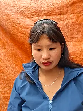 Snapshot of diamond-- chatting on 10/16/25, 08:11 diamond-- online show from 10/16/25, 08:11