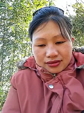 Snapshot of diamond-- chatting on 12/01/25, 01:50 diamond-- online show from 12/01/25, 01:50