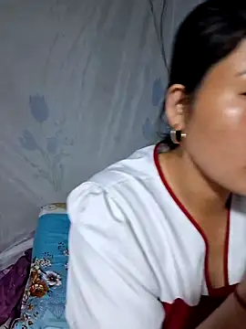 Snapshot of diamond-- chatting on 06/19/26, 11:53 diamond-- online show from 06/19/26, 11:53