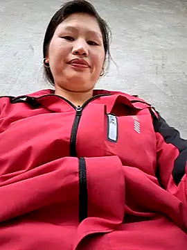 Snapshot of diamond-- chatting on 10/09/25, 01:28 diamond-- online show from 10/09/25, 01:28