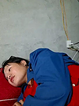 Snapshot of diamond-- chatting on 11/08/25, 01:20 diamond-- online show from 11/08/25, 01:20