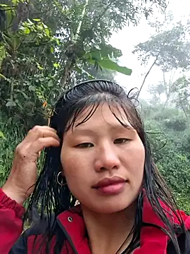 Snapshot of diamond-- chatting on 10/25/25, 01:16 diamond-- online show from 10/25/25, 01:16