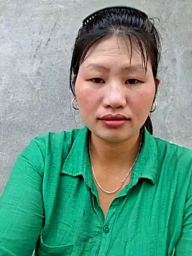 Snapshot of diamond-- chatting on 11/09/25, 01:31 diamond-- online show from 11/09/25, 01:31