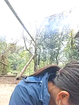 Snapshot of diamond-- chatting on 12/17/25, 12:37 diamond-- online show from 12/17/25, 12:37