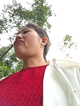 Snapshot of diamond-- chatting on 10/21/25, 07:19 diamond-- online show from 10/21/25, 07:19